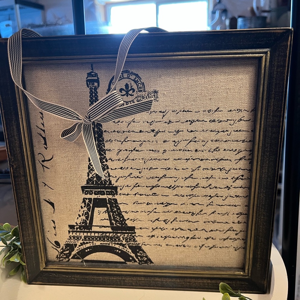 Elegant Black and Cream Eiffel Tower Wall Art